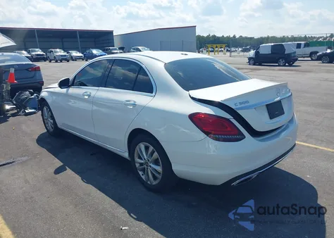 2019 Mercedes-Benz C 300 4Matic z USA, uszkodzony, nr VIN 55SWF8EB0KU306992